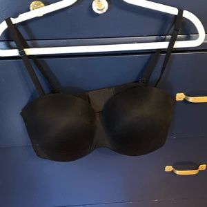 V.S. Black strapless convertible bra